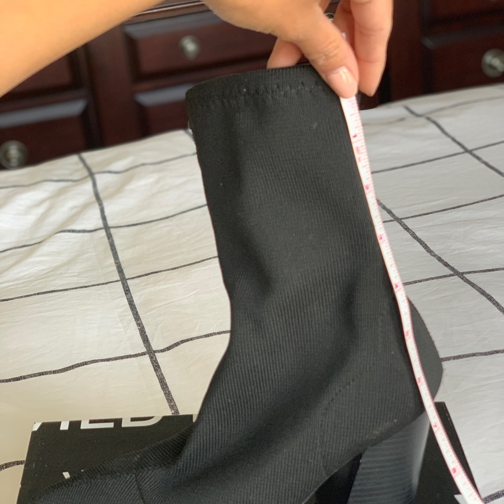 Shoes - Picture 4 of 6